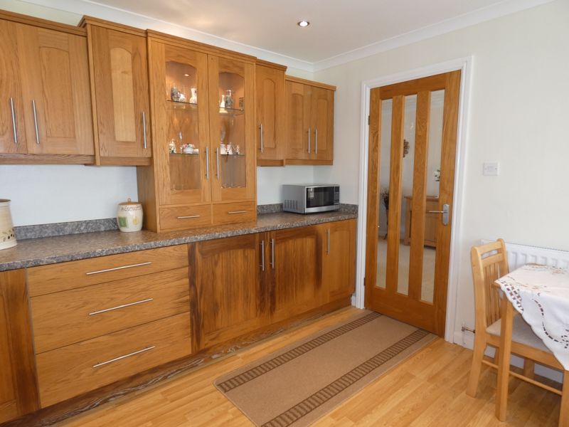 Kitchen/Breakfast- click for photo gallery